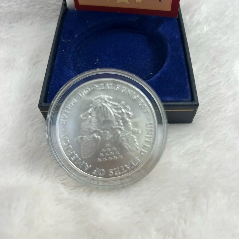 2000 Silver Bullion American Eagle Coin - Picture 3 of 4